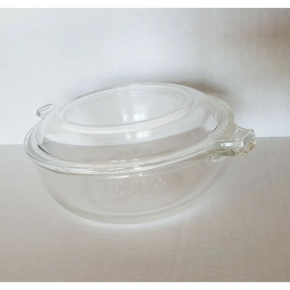 Pyrex small glass Cinderella bowl with lid handles